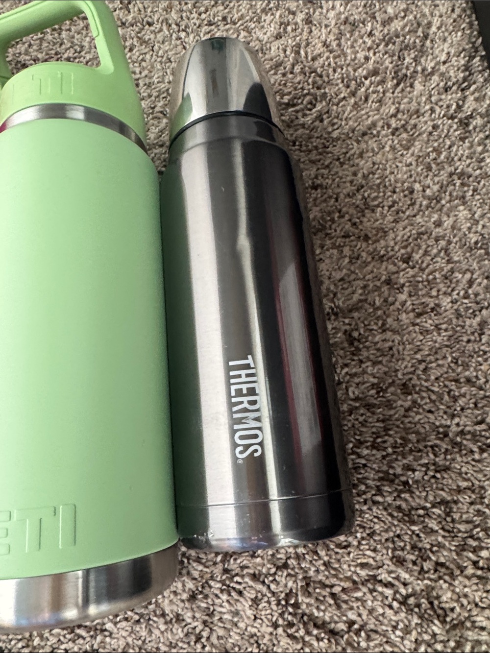 Set of 4 Insulated Tumblers and Bottles - Pink, Hot Pink, Mint, Gunmetal. Yeti - Picture 5 of 5